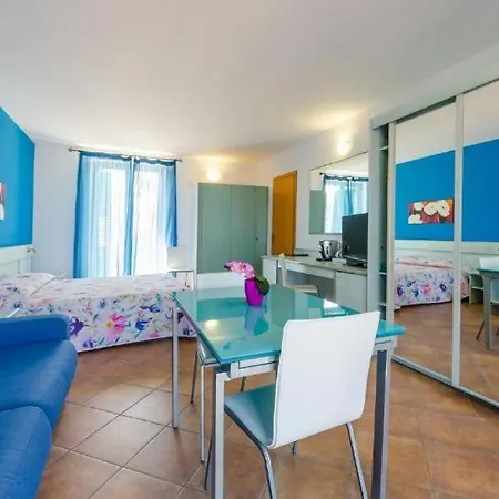 Holidays 4*