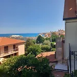 Holidays ベッド・アンド・ブレックファスト