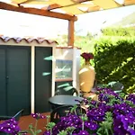 ベッド・アンド・ブレックファスト Holidays チェファル