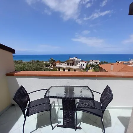 Holidays Panzió Cefalù