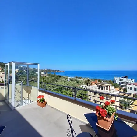 Holidays Bed & Breakfast 4*