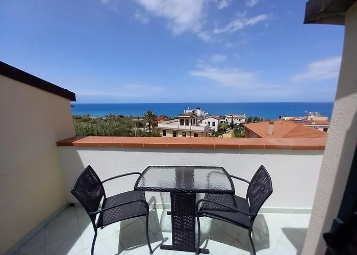 Holidays Panzió Cefalù