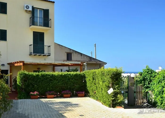 Holidays Panzió Cefalù